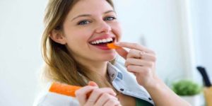 5 foods bring greasy natural tooth, gums are also strong