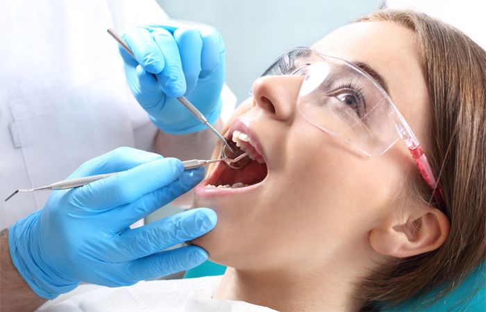 Emergency Dentist or Oral Surgeon: Who to Go to?