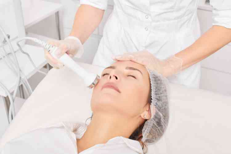 HIFU Skin Tightening: The Non-Surgical Facelift Trend